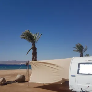  אתר קמפינג Caravan On The Sea